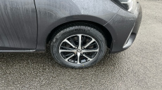 Toyota Yaris 1.5 VVT-i Icon Tech 5dr Petrol Hatchback